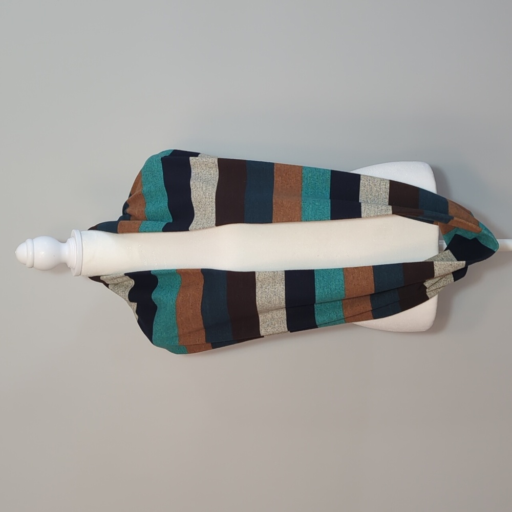 Colorblock Infinity Scarf - Picture 6 of 11